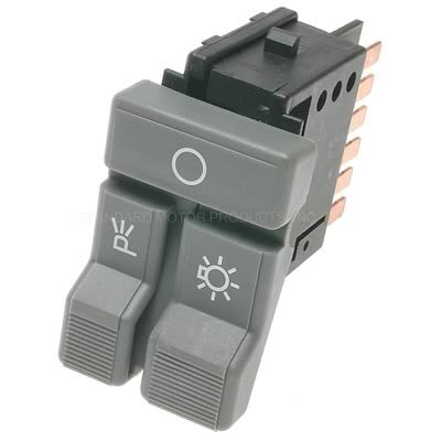 STM647